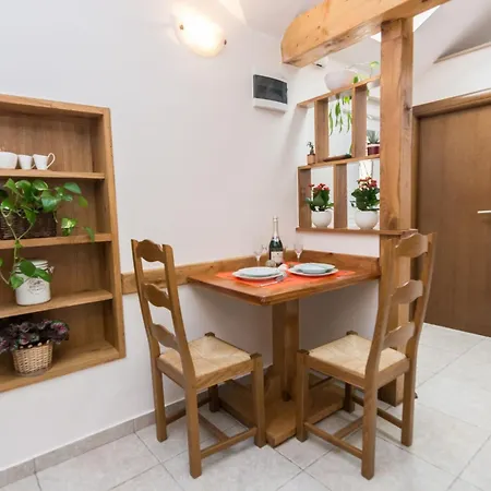 בית נופש Mit Garten- Grill Und Terrasse By Interhome מטולי