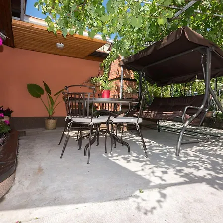 בית נופש Mit Garten- Grill Und Terrasse By Interhome *