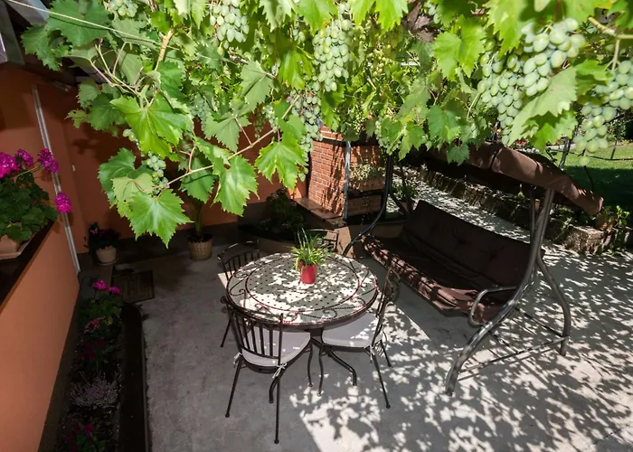 Mit Garten- Grill Und Terrasse By Interhome