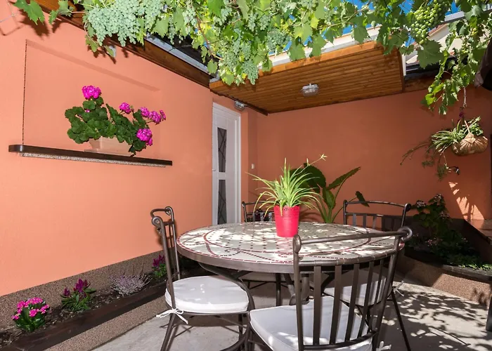 Mit Garten- Grill Und Terrasse By Interhome Case de vacanță