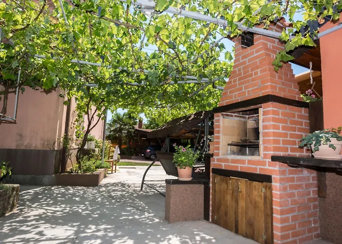 Mit Garten- Grill Und Terrasse By Interhome *