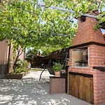 Mit Garten- Grill Und Terrasse By Interhome *